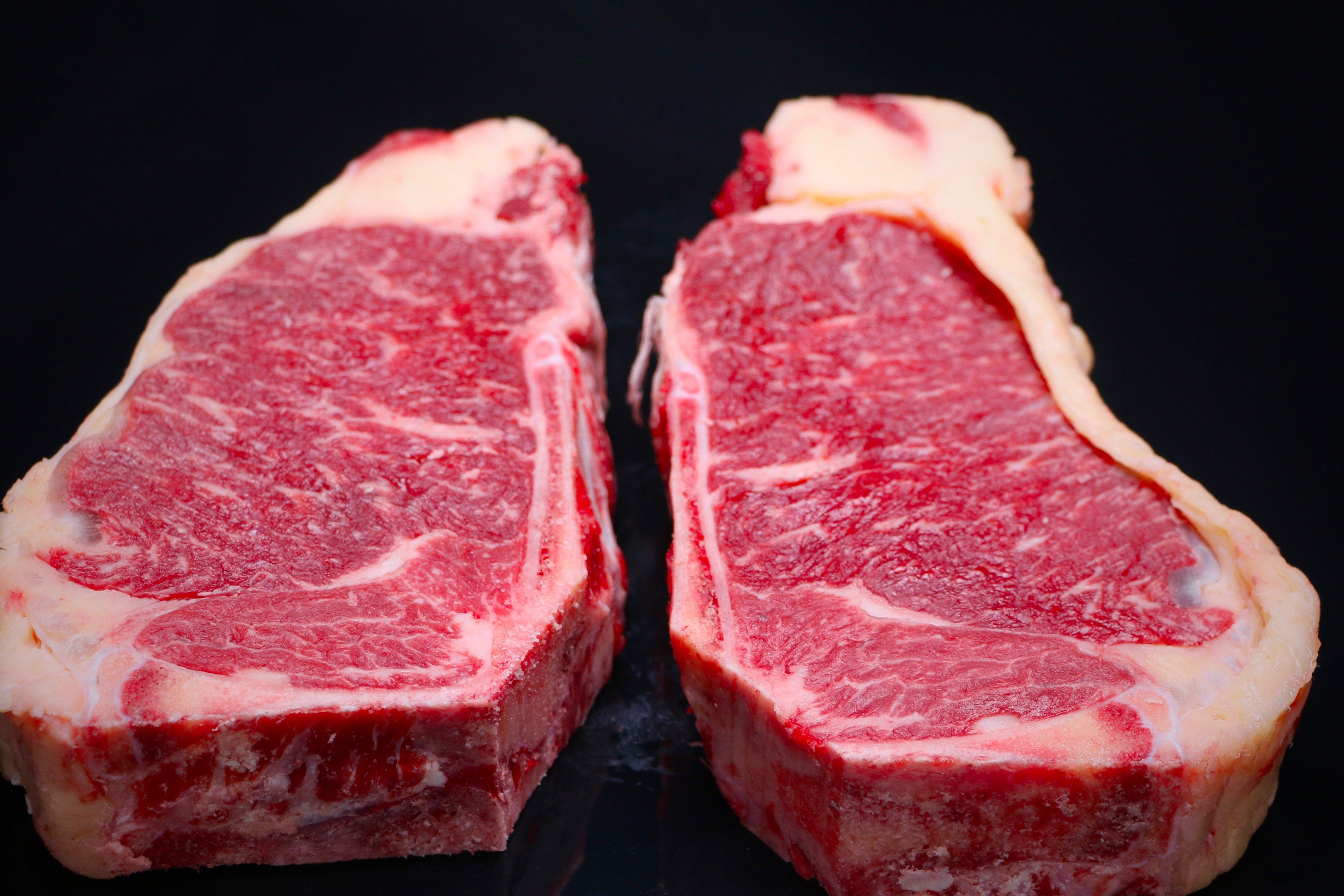 Fleisch-Simmental-Striploin2018_11_300683 Club Steak Dry Aged vom Simmental Rind